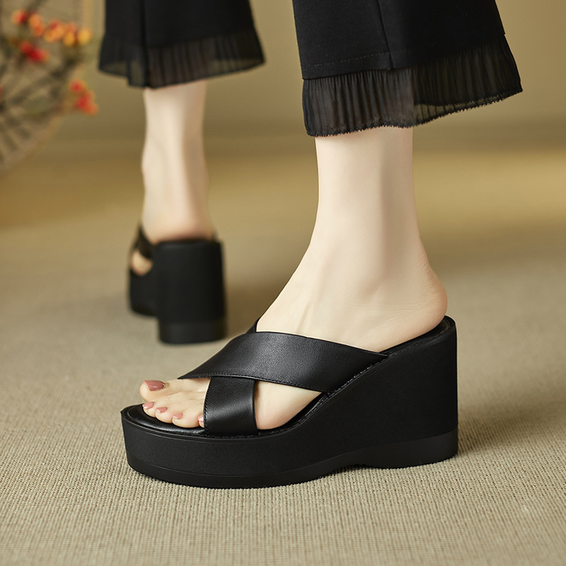 Sandal cao gót nữ hở mũi quai chéo đế xuồng gót 9.5 cm — màu đen, màu mơ