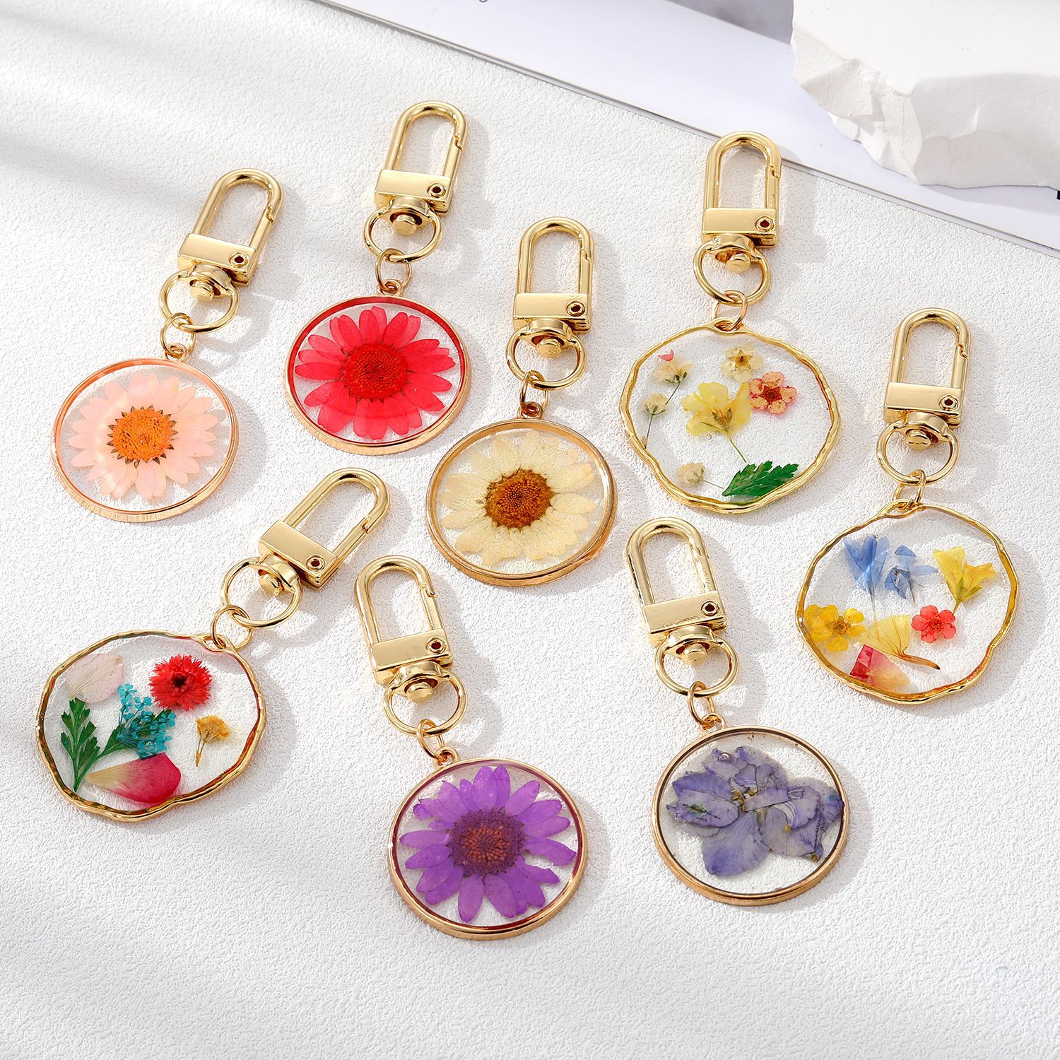 15g Weight Keychain Classification 1 Piece Quantity Daily Occasion Alloy Material Flower Pattern Women'S Gender Epoxy Design Pastoral Style Pastoral Flower Alloy Epoxy Women's Keychain 1 Piece 1