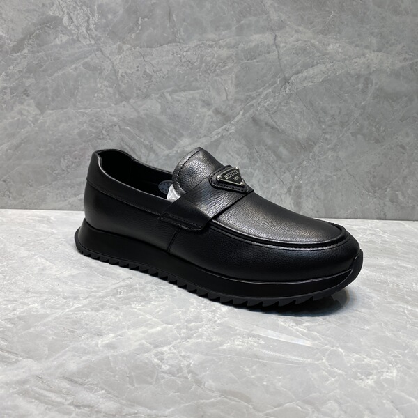 casual footwear