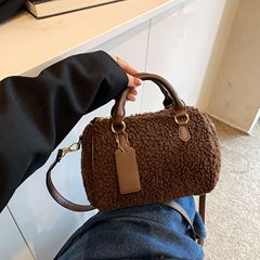 小众高级感手拎羊羔毛枕头包包女韩版2025秋冬时尚新款休闲单肩包