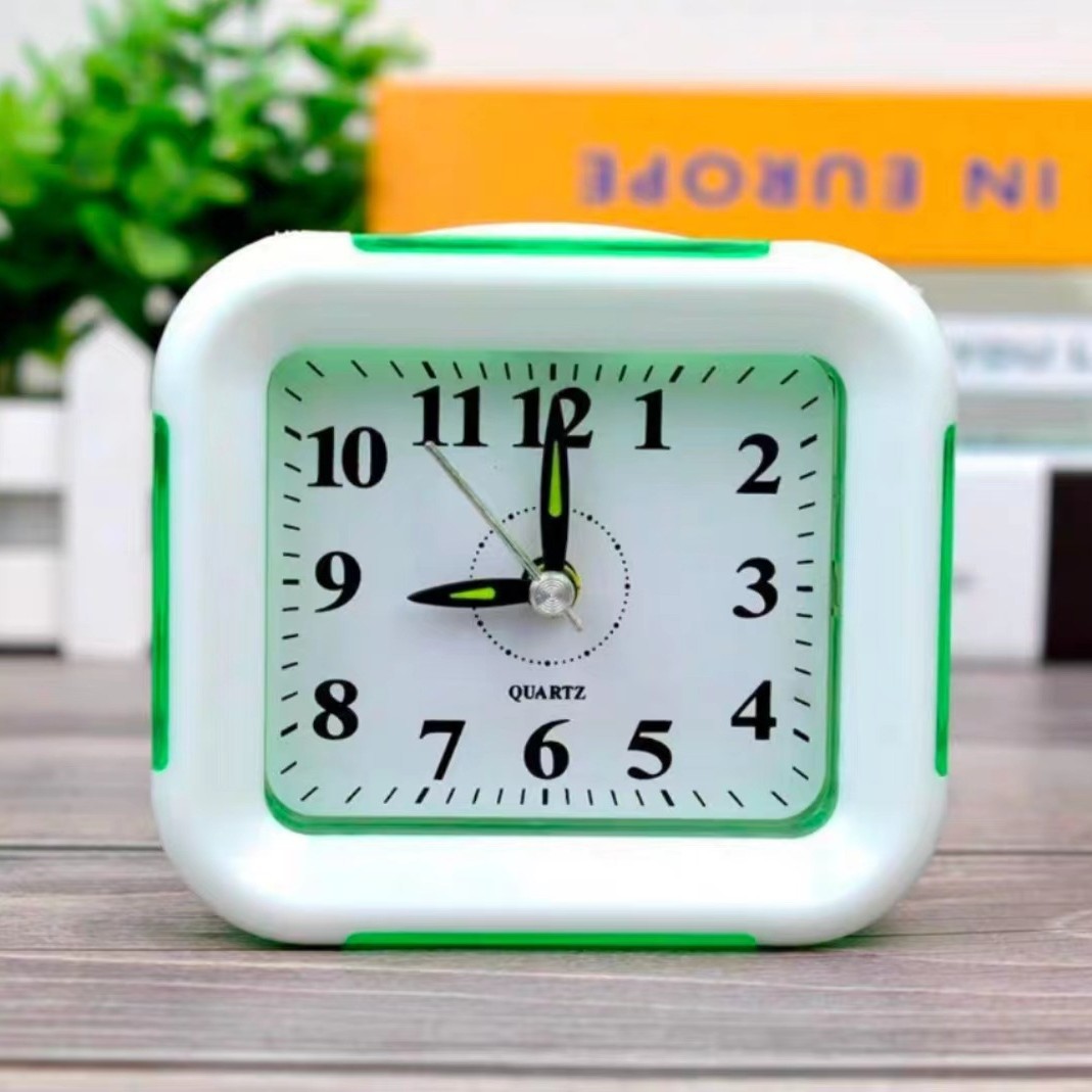 Directo de fábrica de moda simple de plástico rectangular pequeño reloj despertador dormitorio mudo alarma electrónica reloj digital