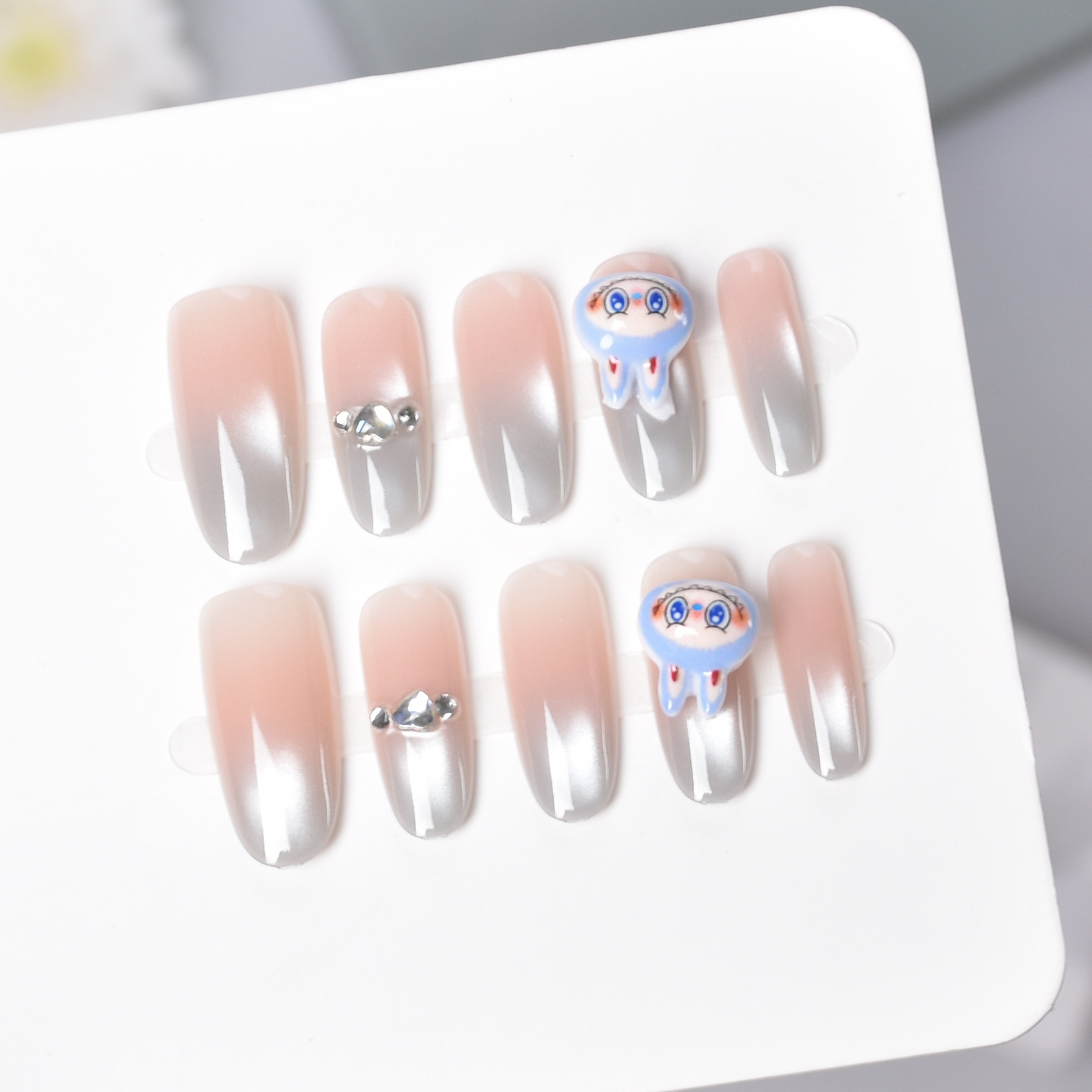 Paño de tela de tela de tela de tela de tela de tela de tela de tela persiguiendo ojos de gato parche de uñas de uñas de uñas desmontables lindo dibujos animados de longitud media