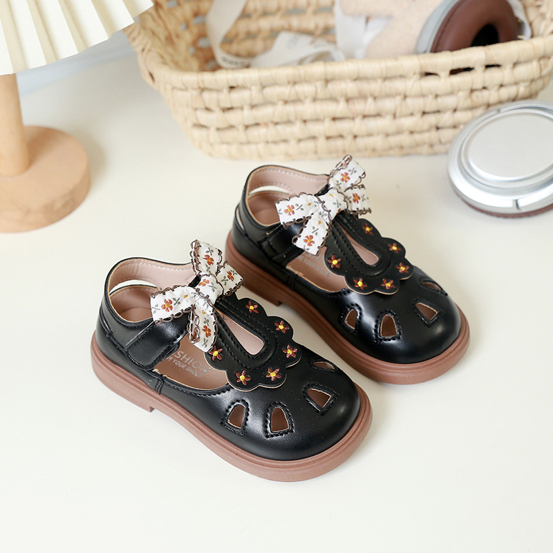 Niñas bordadas zapatos de princesa de arco para niños sandalias de cabeza de verano 2025 nuevo hueco zapatos de moda para niños image 7