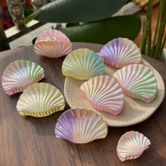 新型のまぶしいレーザーの貝殻の気質のホタテのヘアピンの気質の大きいサイズの人魚姫のカラーの小さいサイズは髪飾りを挟みます。