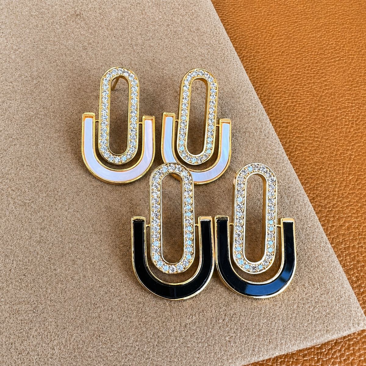 Geometric U-shaped Earrings for Women Brass Plated with 18K Real Gold Black and White Color Block Rhinestone Inlaid Architectural Style Cross-border Live Streaming Wholesale Supply