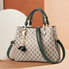 ���ذ��ϻ�Ů���ﶬ�¿�Ʒ�ư��������ዌ����б����ð�һ�����l