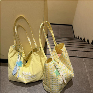�nϵ�Sɫ���e��y��������Ů��������ĸ�μ����ذ��p�汳ͨ�ڲ���