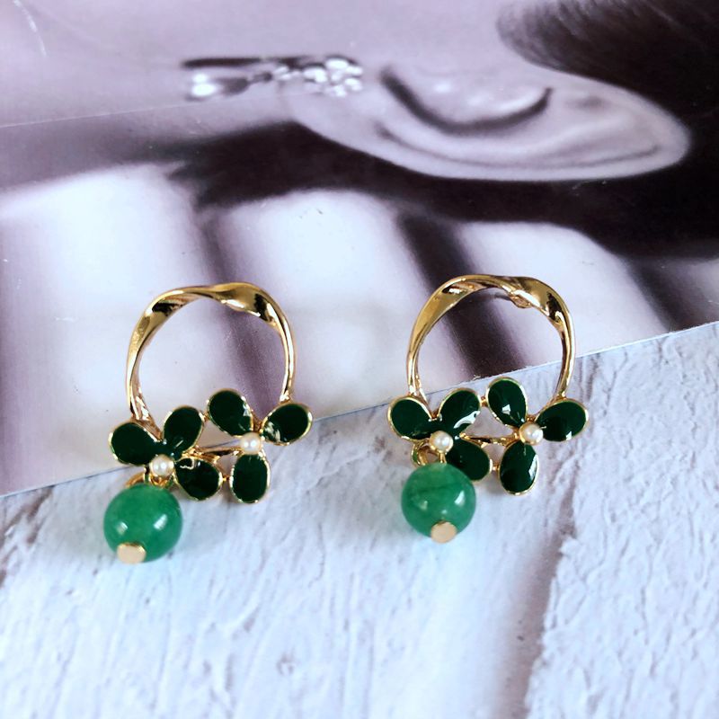 Vintage Fashion Pearl Glass Jade Drip Glaze Earrings Wholesale Nihaojewelry display picture 7