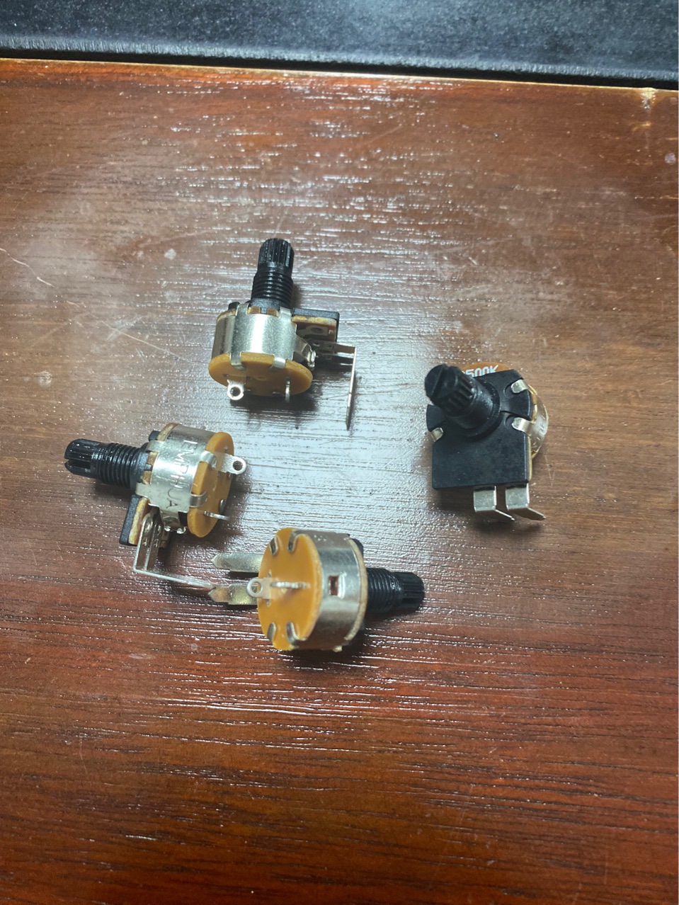 厂家直销WH149NSB500K-15KQ/开关二三脚调光器用电位器