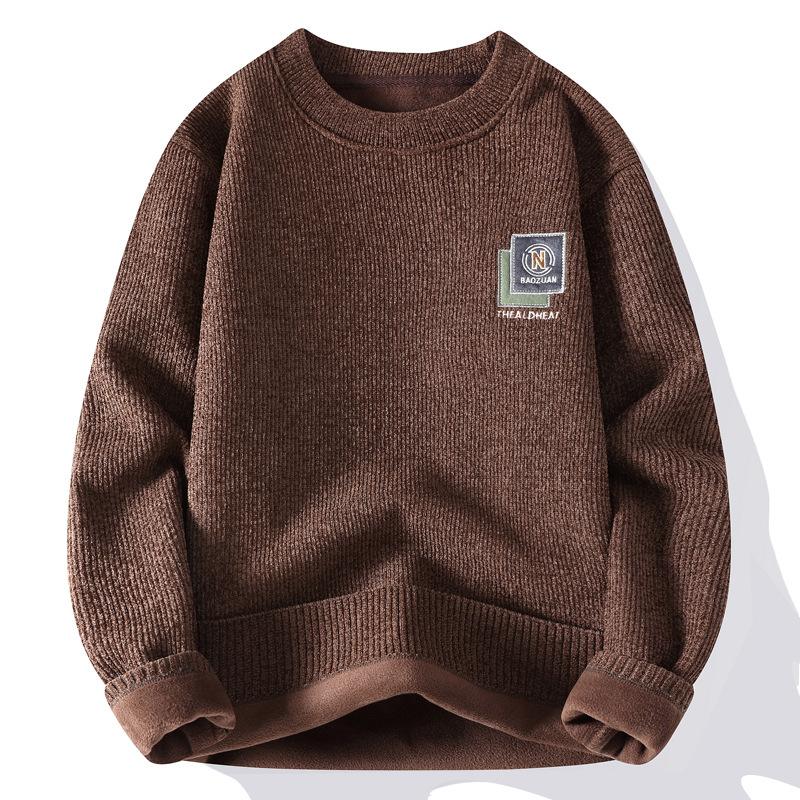 Una camiseta de terciopelo de cuello redondo para hombres otoño y invierno con camiseta de terciopelo de oro para hombres.