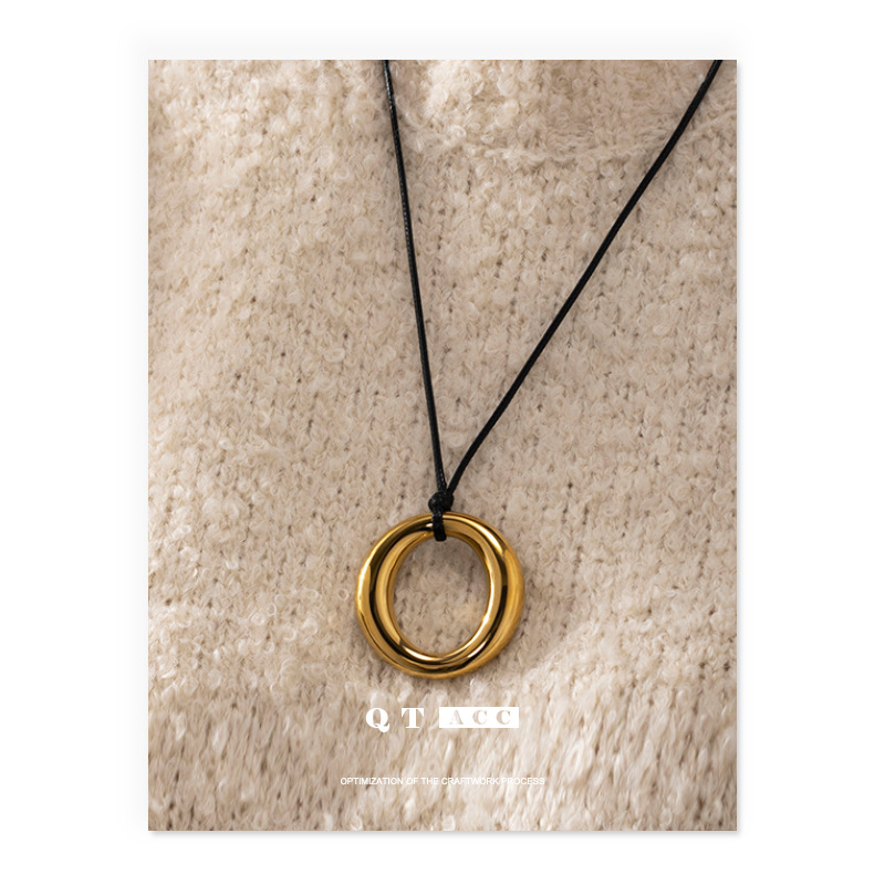 Europa y América transfronterizos círculo de acero inoxidable remolino collar de cuerda de titanio simple versátil otoño y invierno nueva cadena de suéter de acero de titanio image 5