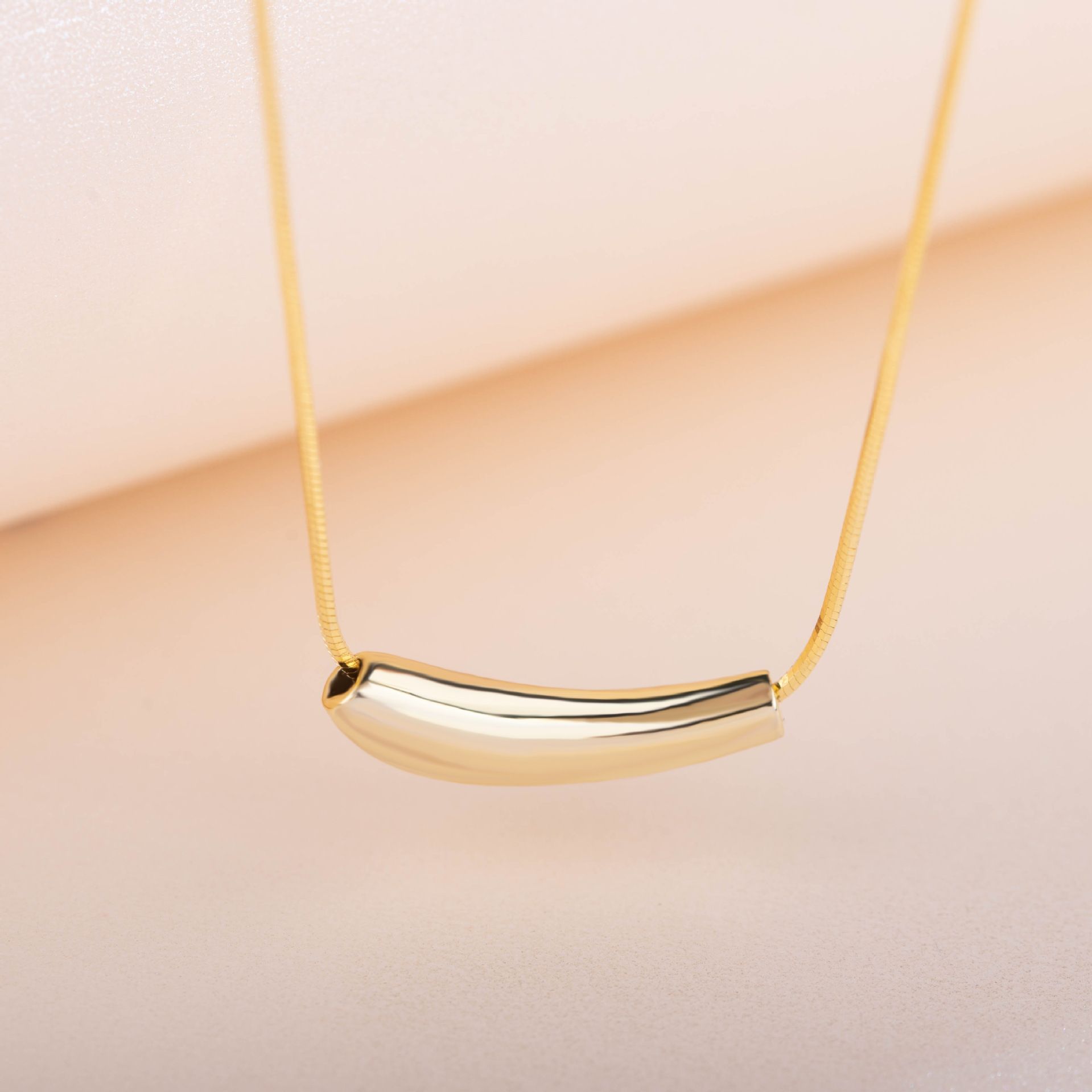 Daily Occasion Titanium Steel Material Solid Color Pattern Simple Style Solid Color Titanium Steel Plating Layered Necklaces Necklace 1 Piece