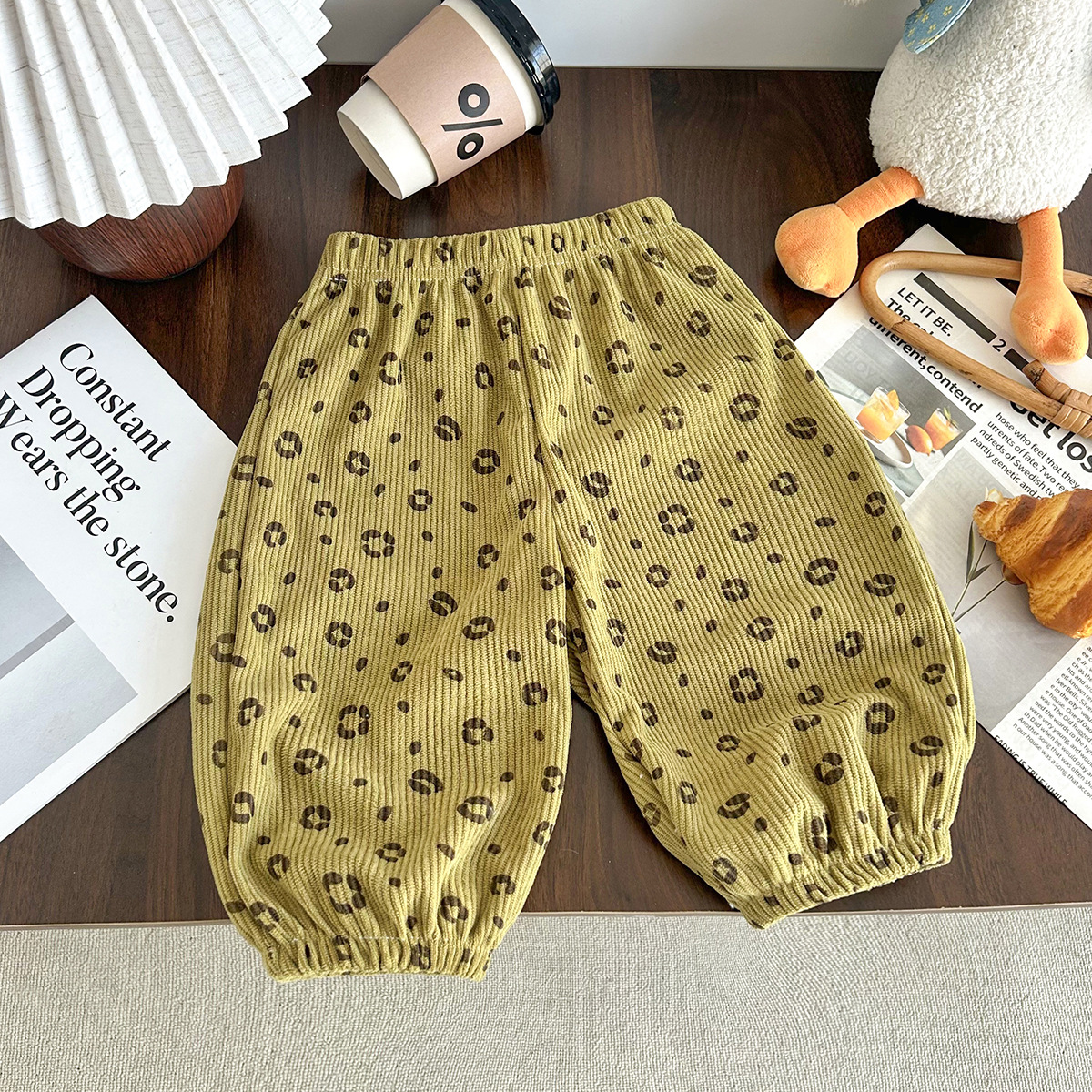 Nuevos pantalones deportivos para niños, pantalones casuales de terciopelo, pantalones de caño, pantalones sueltos para niños y niñas, pantalones de estilo coreano, pantalones de estilo harun