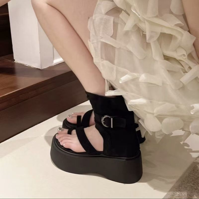 Retro botas romanas de fondo grueso para mujeres 2026 verano nuevo conjunto de moda de sandalias de dedos altos para aumentar la altura de las botas de cremallera