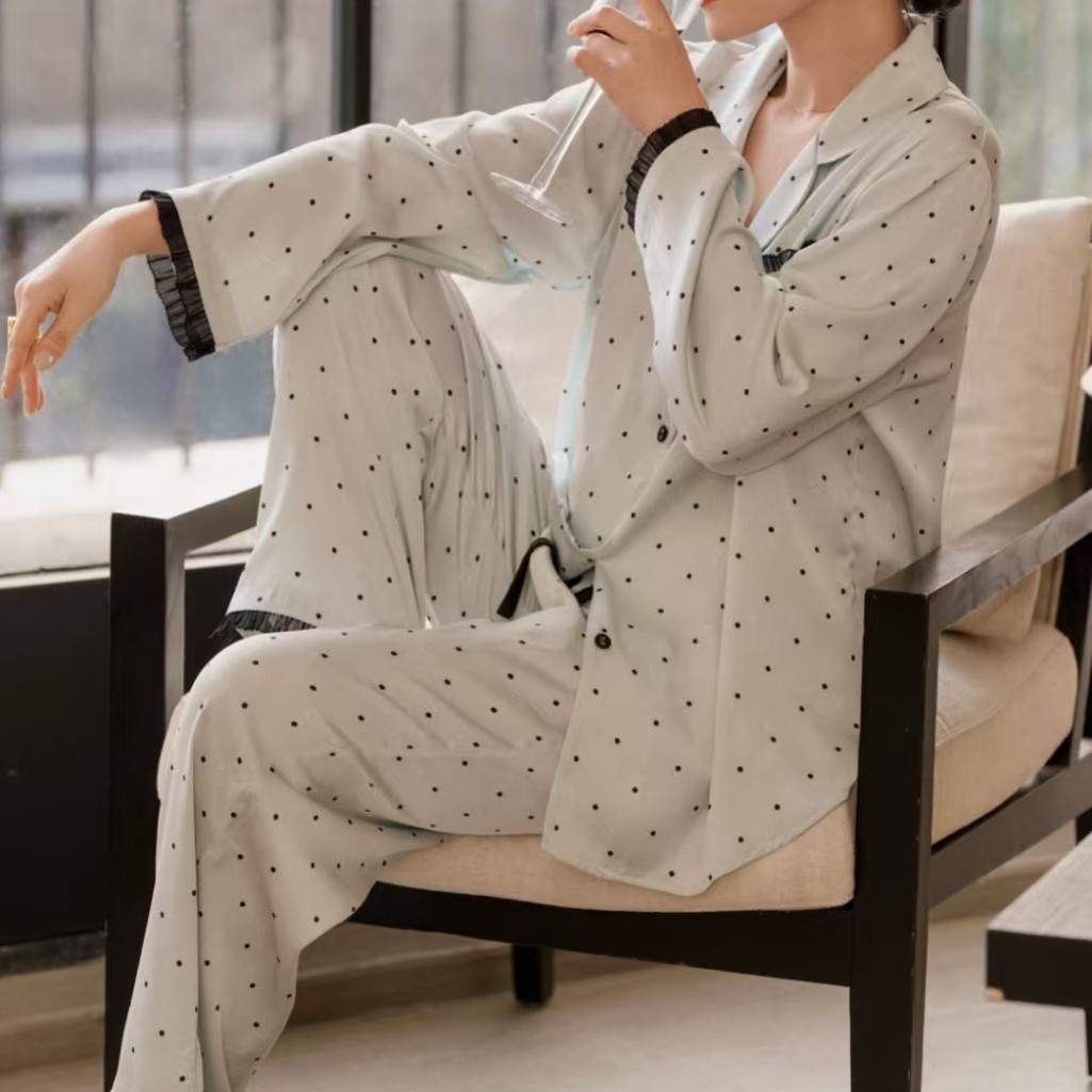 2025 Autum New Product Wedding Season Red Lace Splicing Two-Piece Home Clothes Ice Silk Petty Bourgeoisie Sexy French Pajamas