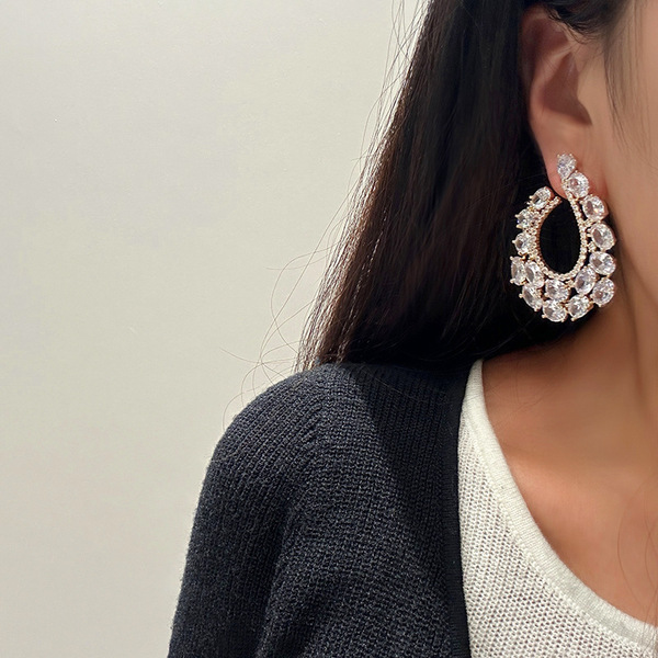 Elegant geometric earrings with zircon drop-shaped for bride