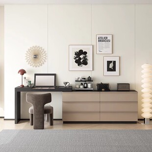 ��ľ��y̨����һ�w���Ҵ�β�F�����s���w����s���y���ڰ�ƴɫ