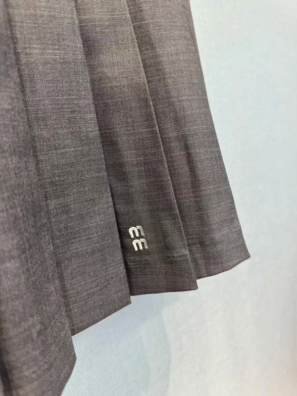 Nanyou 25M レディース新スタイルファッショナブルで甘い女の子年齢軽減カラーブロック文字刺繍プリーツスカート女性用|undefined
