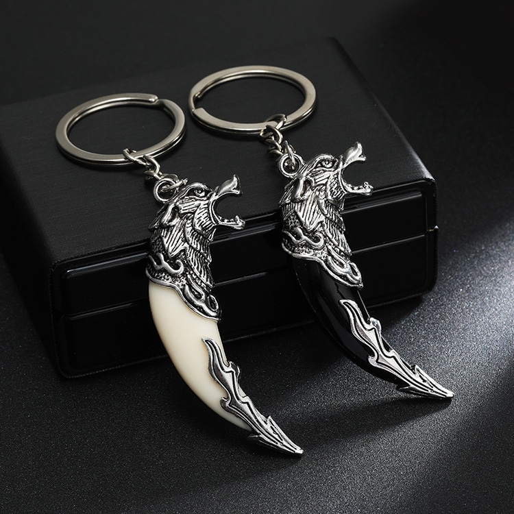 European and American Wolf Tooth Cross Eagle Keychain for Men and Women, Trendy Hip-Hop Bag Metal Airplane Pendant Keychain