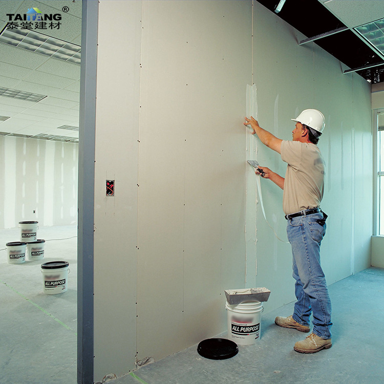 Exportado a África Placa de yeso a prueba de humedad Decoración del techo Placa de yeso Decoración del techo