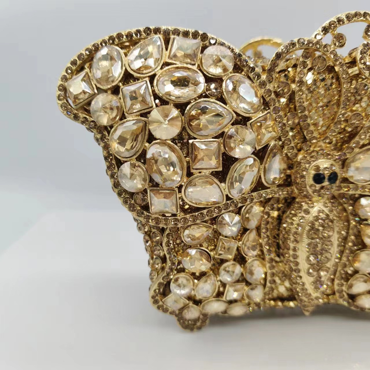 Lujo de industria pesada brillante diamante mariposa cristal aleación celebridad full diamond mano bolsa de cena oro duro champán plata