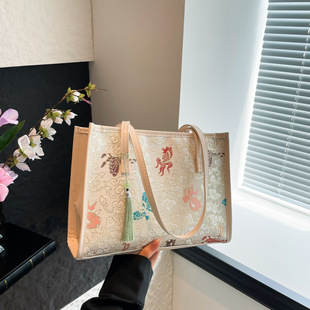 ����ʽ��������2025�¿�С������ˇ���L�μ��Ůʿ�ٴ�����Ҹ�°�