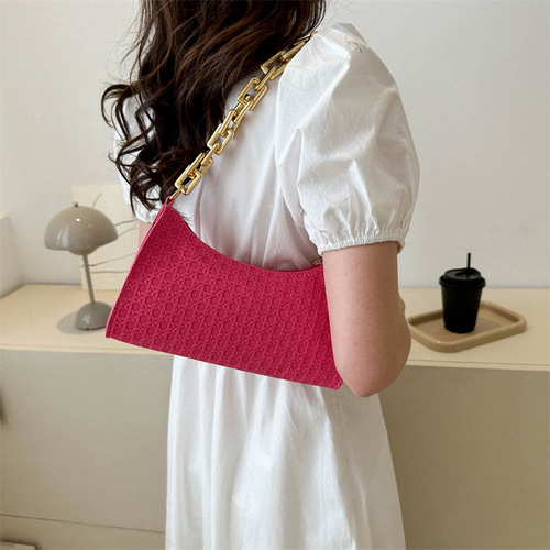 Chain texture simple fashion armpit bag 2024 new daily commuting shoulder bag women's versatile popular small square bag