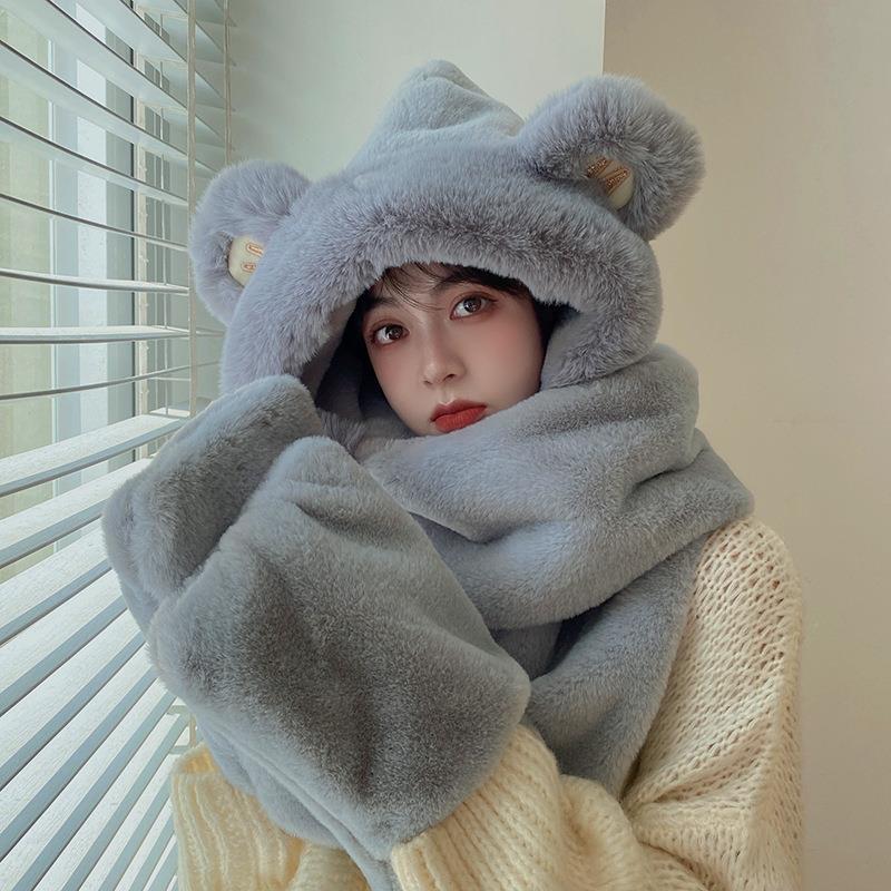 Conjunto de gorro, bufanda y guantes con diseño de oso, todo en uno, para calidez y protección de las orejas, conjunto de tres piezas para mujer, versátil para otoño e invierno, gorro de felpa de una pieza. image 10