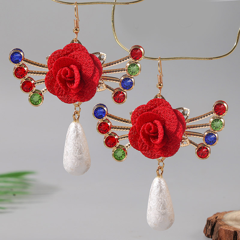 European And American Trend Exaggerated Butterfly Flower Pearl Earrings Female Bohemian Creative Unique Crystal Eardrop Jewelry display picture 6