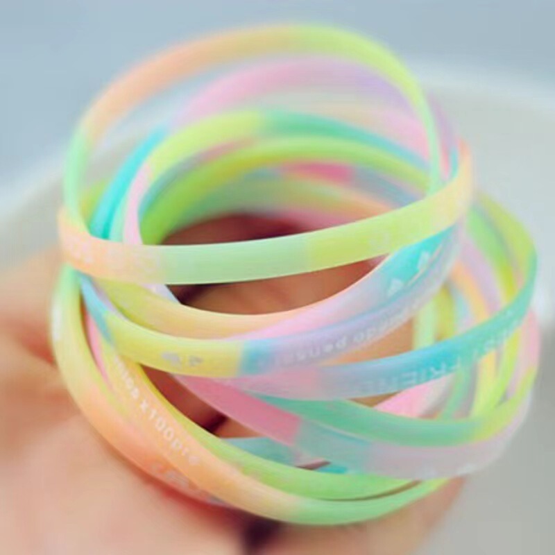 Korean Couple Fluorescent Luminous Soft Rubber Silicone Waterproof Bracelet Bracelet Bracelet Trendy Hand Jewelry for Men and Women Korean Couple Fluorescent Luminous Soft Rubber Silicone Waterproof Bracelet Bracelet Bracelet Trendy Hand Jewelry for Men and Women