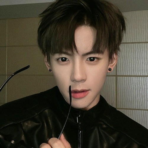 Male Earrings with a Cold, Black, Minimalist, and High-End Style, Ins Trendy, Personality, New Arrival, Piercing Earrings, Cooler Bone Studs