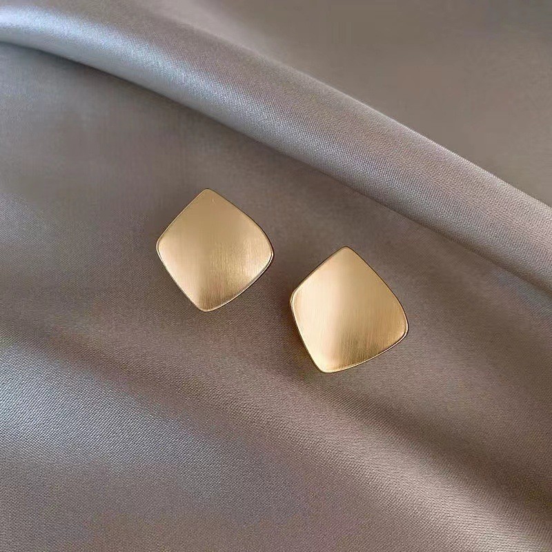 8g Weight 925 Sterling Silver Ear Needle Material Ear Studs Classification 1 Pair Quantity Daily Occasion Metal Material Geometric Pattern Women's Gender Plating Design Simple Style Style 1 Pair Simple Style Geometric Plating Metal Ear Studs 2