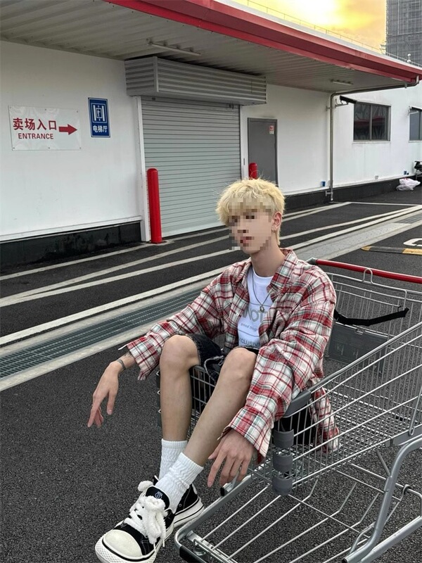 Summer Trendy Brand Red Plaid Short-Sleeved Shirt for Men, Stylish Boyfriend Outfit, Layered Sun-Protective Thin Jacket for Beach Travel Summer Trendy Brand Red Plaid Short-Sleeved Shirt for Men, Stylish Boyfriend Outfit, Layered Sun-Protective Thin Jacket for Beach Travel