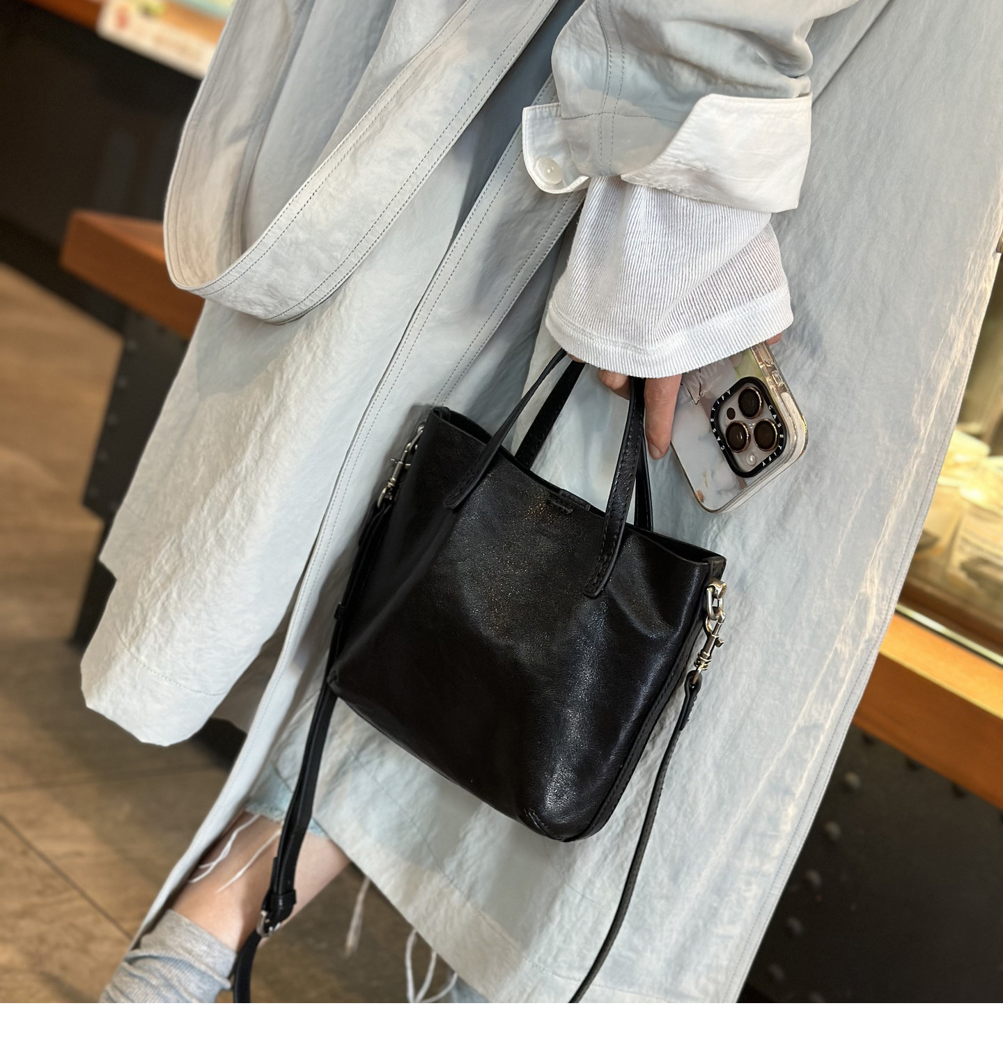Women's Large Capacity Leather Bucket Shoulder Bag Commuter_voghion.com