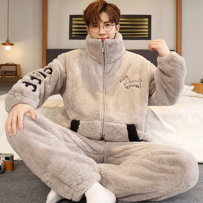 Men's autumn and winter pajamas, made of coral fleece with added lining and thickness, a flannel loungewear set suitable for teenagers, and can be worn as outerwear in winter Men's autumn and winter pajamas, made of coral fleece with added lining and thickness, a flannel loungewear set suitable for teenagers, and can be worn as outerwear in winter