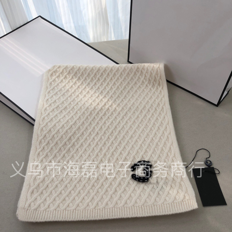 针织提花5字母围巾披肩两用高品质小香风格纹围脖女冬季保暖双面|undefined