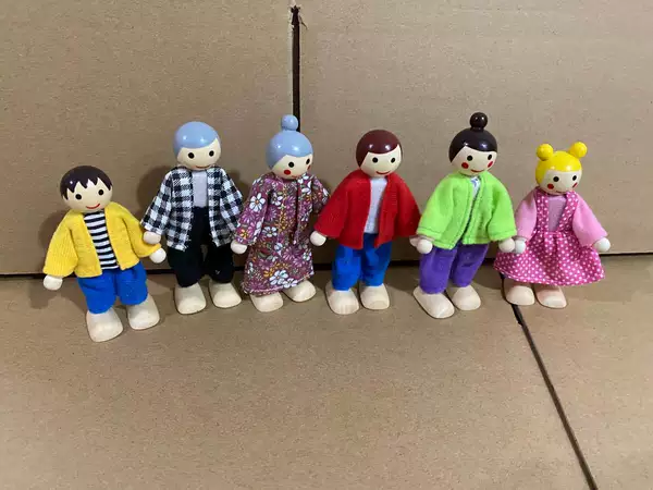 Japan and South Korea's family of 6 puppets 6