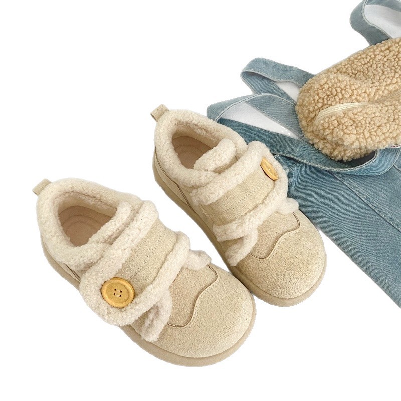 Zapatos de invierno de mujeres calientes y antideslizantes con velcro de estilo universal 2025 nuevos zapatos de altura baja con botas de nieve de lana gruesas