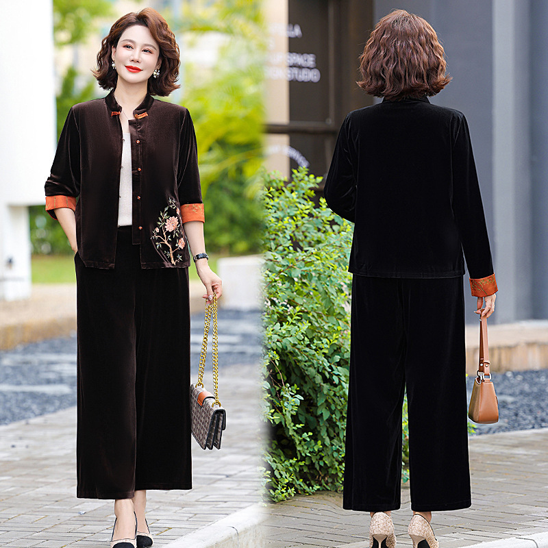 お母さんの秋の服のスーツの金のベルベットの中国式の刺繍のコートの新型の洋気の中で年配の女性の春秋の上着の2つのセット|undefined