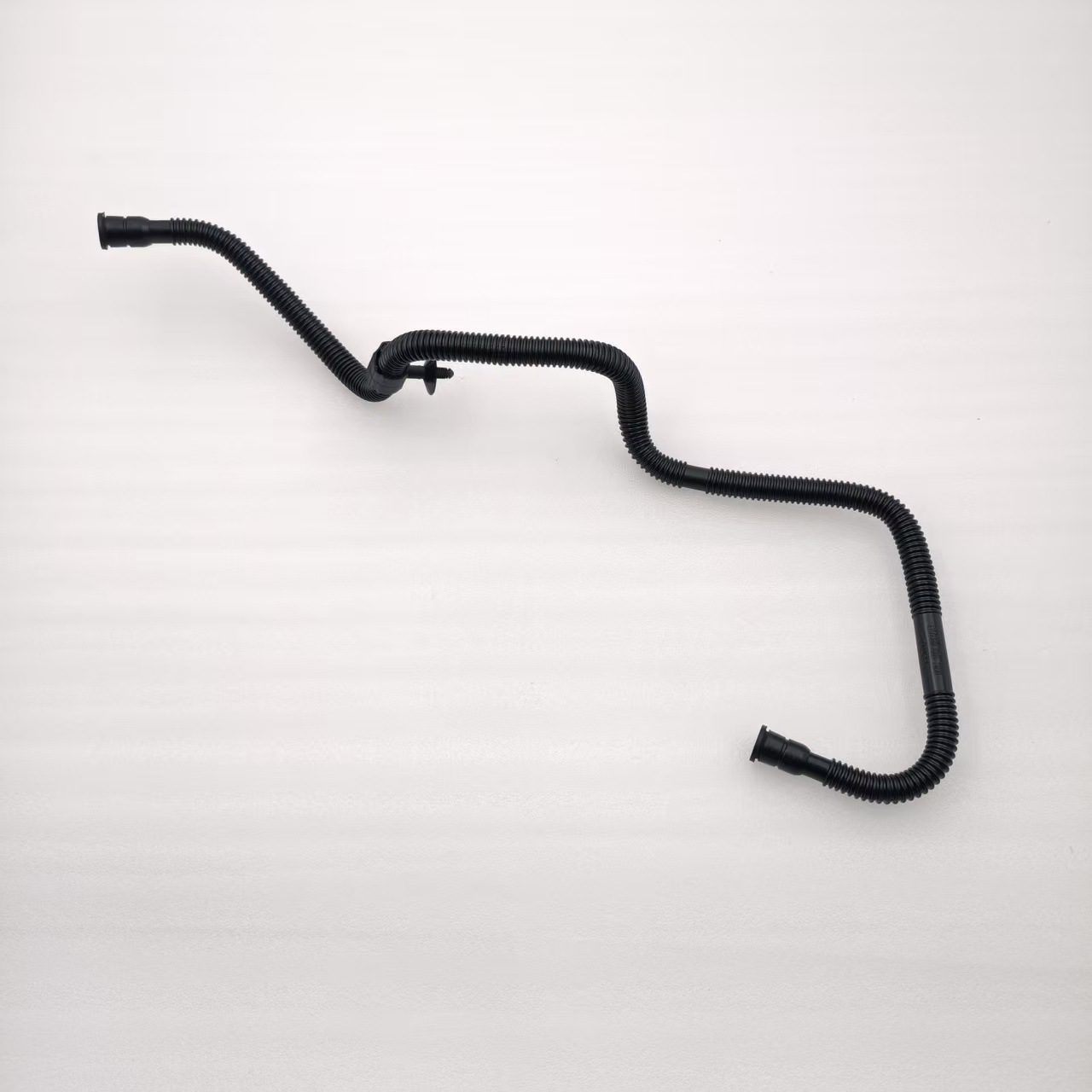 03C103493AQ is applicable to Volkswagen EA111 Touran Sagitar 1.4T engine exhaust pipe vacuum tube bellows
