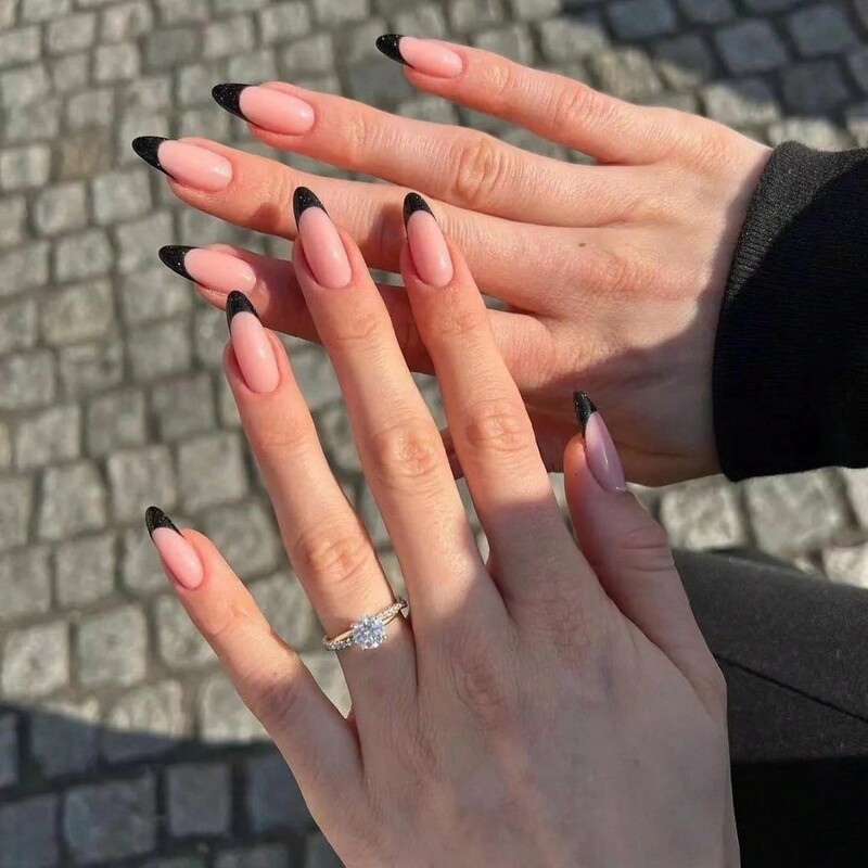 X-0105 Wear A European and American Simple Almond-shaped Black Edge French Cross-border Wear Nail Art Direct Wholesale 24 Pieces X-0105 Wear A European and American Simple Almond-shaped Black Edge French Cross-border Wear Nail Art Direct Wholesale 24 Pieces