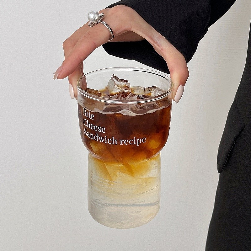 Taza de agua de vidrio de alto valor nominal taza de letras doméstica coreana resistente a altas temperaturas taza de jugo simple taza de café