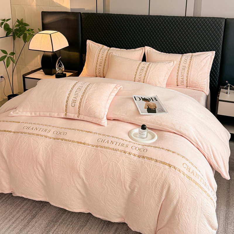 Cama de cama de clase A leche de lana de cuatro piezas de sábanas gruesas cubiertas de cama de cuatro piezas fabricantes de conjuntos de tallado