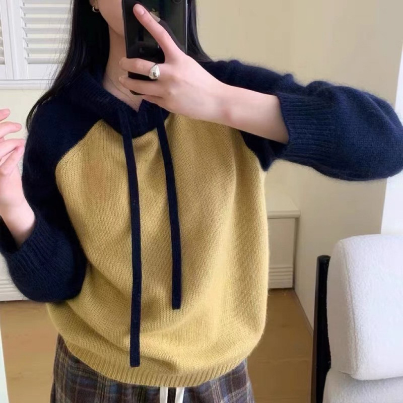 26 European Style Buttoned Cashmere Women's Autumn and Winter Thick Hooded Sweater, Lazy Loose Sweatshirt, Wool Knit Base Shirt 26 European Style Buttoned Cashmere Women's Autumn and Winter Thick Hooded Sweater, Lazy Loose Sweatshirt, Wool Knit Base Shirt