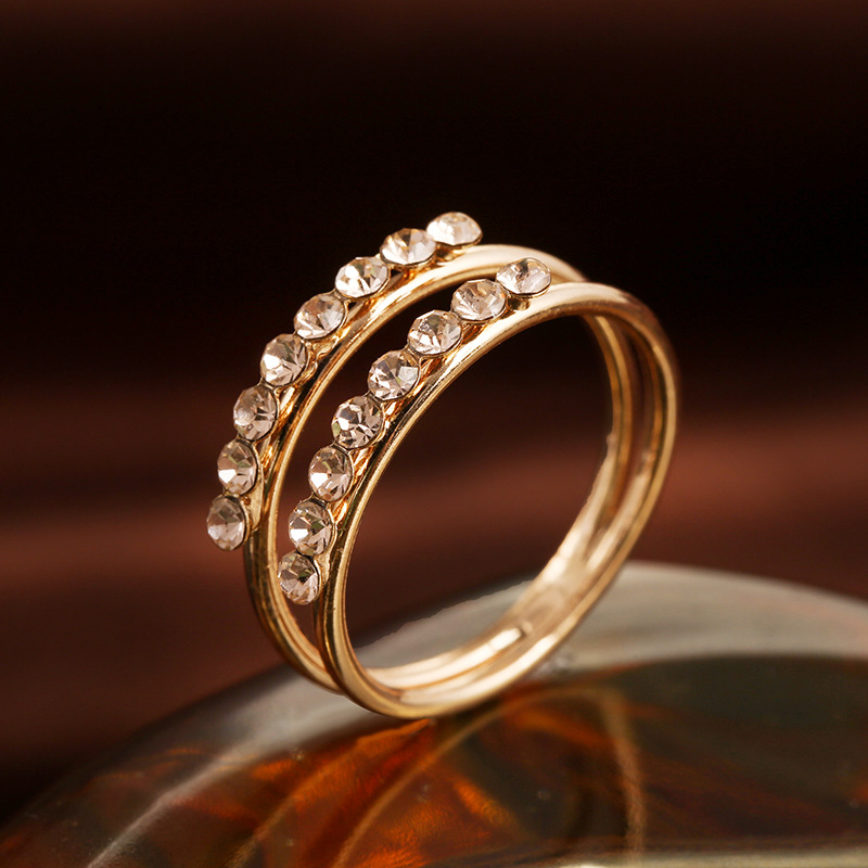 ����ʱ�м�Լ�䵭���ɫˮ����ָ����˫��˫����ٴ�����ָ������