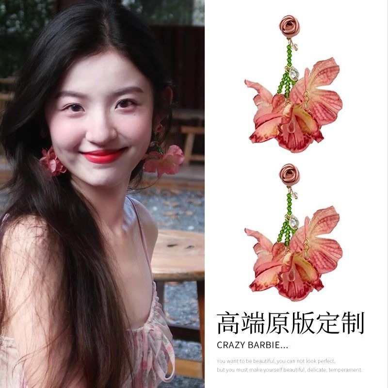 Rosas flameantes ~ aretes de bordilla de flores para mujeres 2025 nuevos aretes de alta calidad aretes dulces aretes de vacaciones aretes de viento