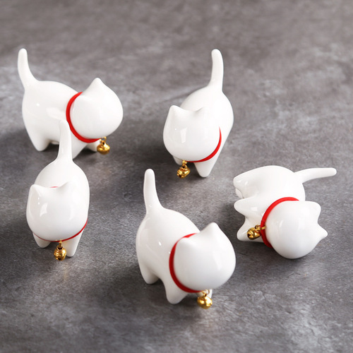White Porcelain Cute Cat Tea Pet Small Decorative Piece Gongfu Tea Set Accessory Japanese Minimalist Zen Style Landscape Good Luck Ornament