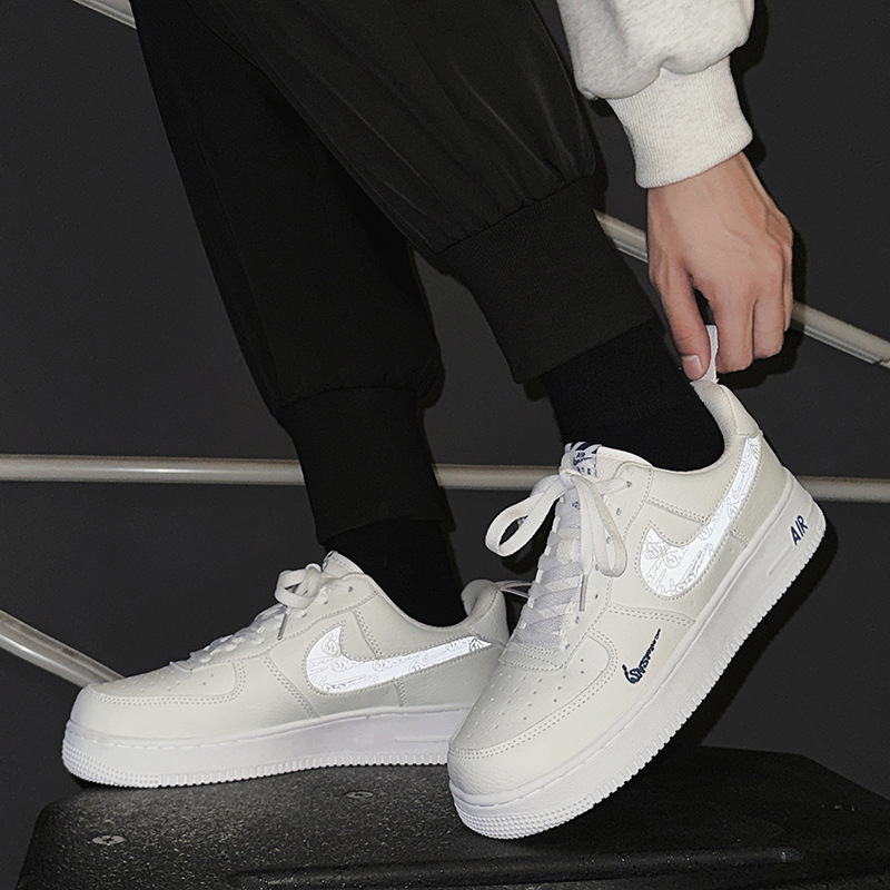 Putian Factory Air Force One Aj Men's Shoes Low-Top Blue and White Reflective Sneakers Af1 Sports Casual White Shoes for Women Putian Factory Air Force One Aj Men's Shoes Low-Top Blue and White Reflective Sneakers Af1 Sports Casual White Shoes for Women