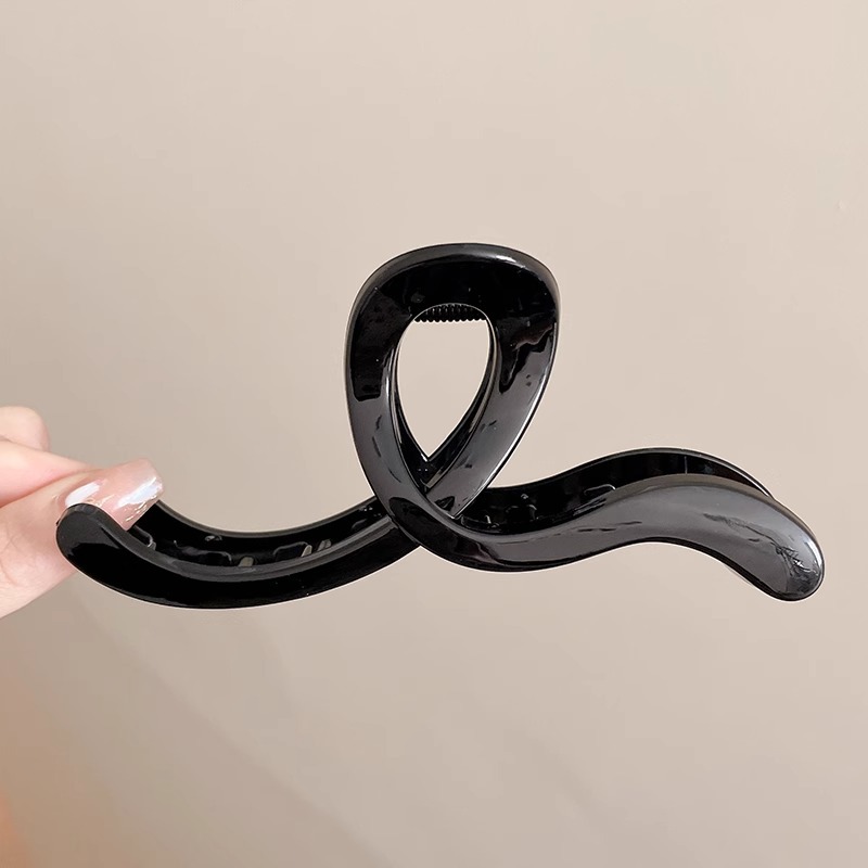 Zhao Lusi mismo estilo de clip de agarre de lazo femenino 2025 nuevo clip de tiburón grande de alta gama en la parte posterior de la cabeza horquilla