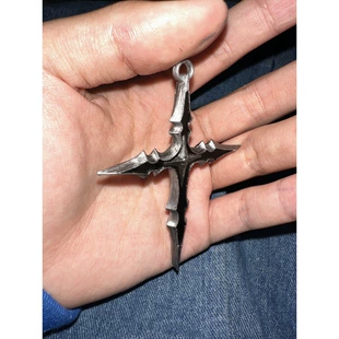 Ожерелье с крестом из серебра